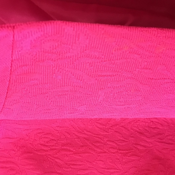 Kasper Floral Embroidered Cropped Fuchsia Blazer - Picture 3 of 8